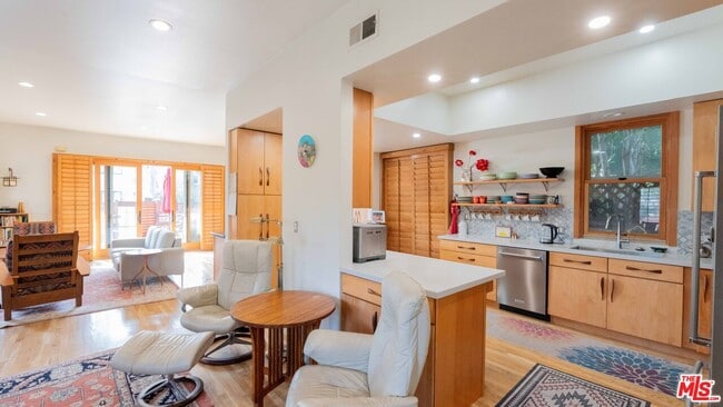 Foto del edificio - 2512 Grand Canal