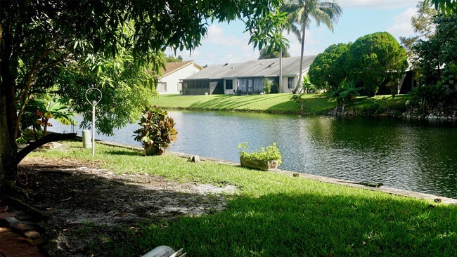 Foto del edificio - 5908 NW 81st Ave