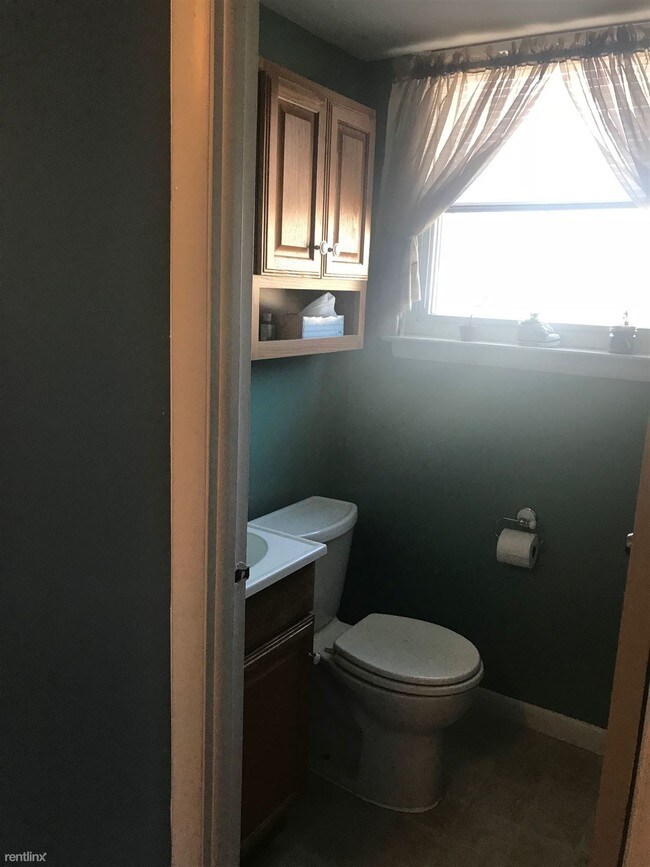 Building Photo - 2 br, 1.5 bath Condo - 8 Elwood Ct