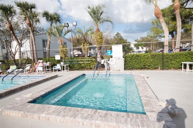 Foto del edificio - 1308 Pine Ridge Cir E