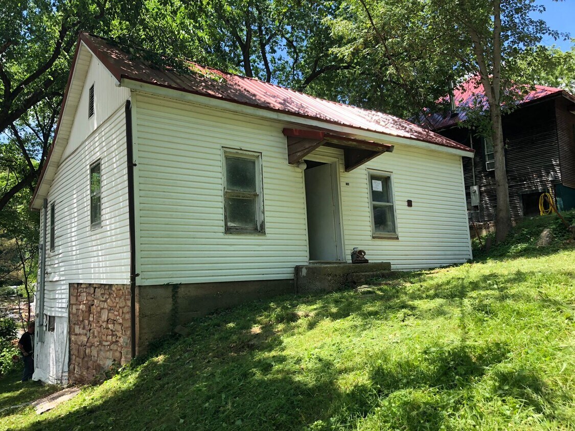 Foto principal - Newburg, MO - 2 bedroom home in town - $29...