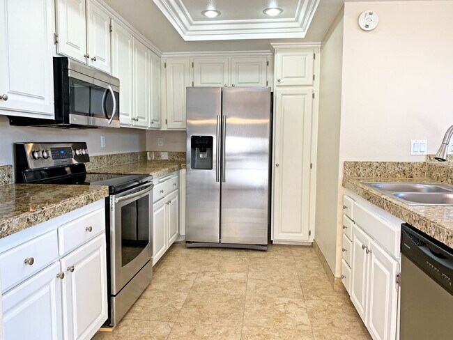 Foto del edificio - For Lease – Beautiful 2 Bed, 2 Bath Condo in Northwood Horizon | $3,195/month