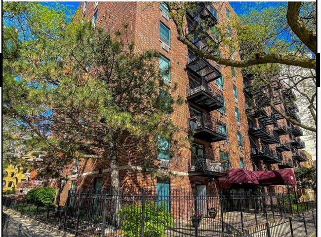 Foto del edificio - 3900 N Pine Grove Ave