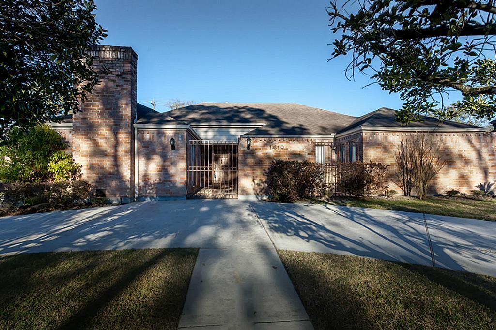 1419 Warwickshire Dr, Houston, TX 77077 House Rental in Houston, TX