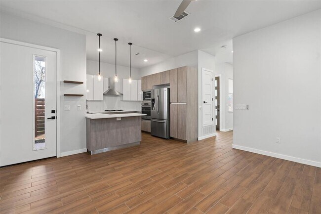 Building Photo - 5401 Stuart Cir