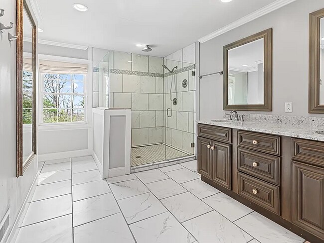 Foto del edificio - 386 E Saunders Rd