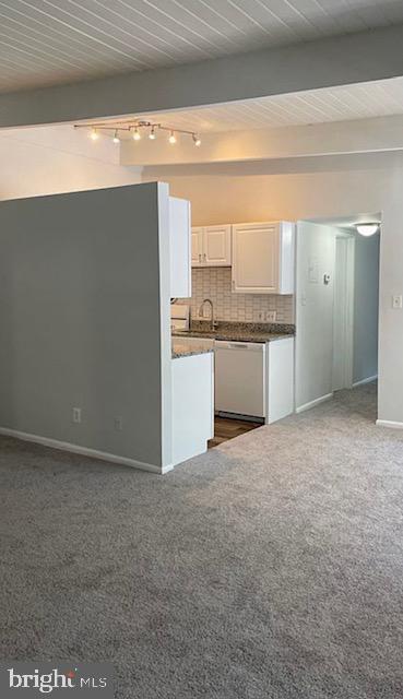 Foto del edificio - 4319 Americana Dr