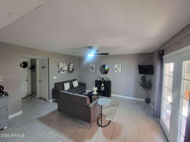 Foto del edificio - 2530 N 87th Ave