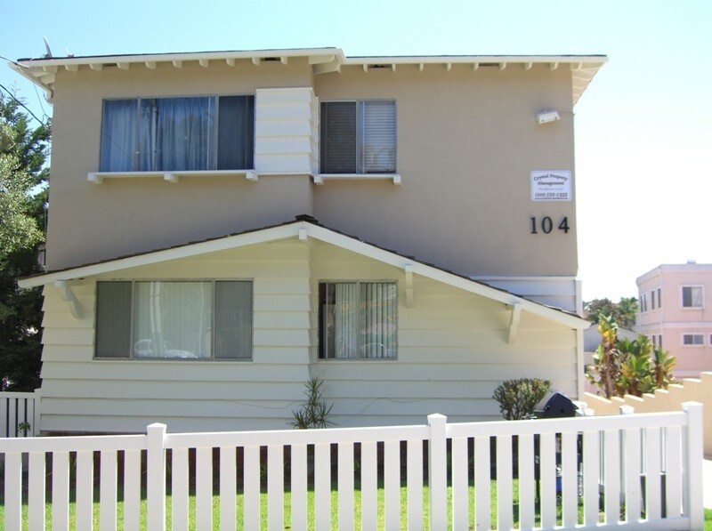 Primary Photo - 104 N Helberta Ave