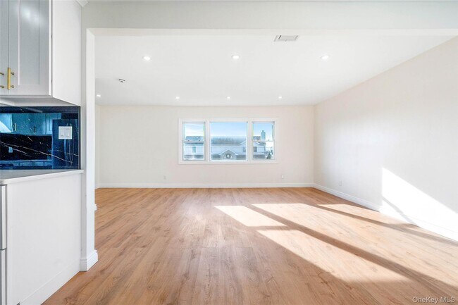 Foto del edificio - 50 Mahland Pl