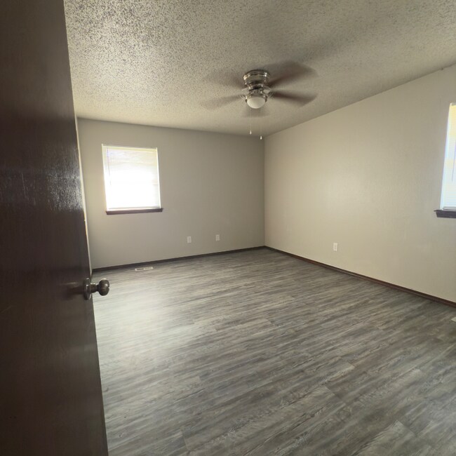 Building Photo - 100 Lochwood Cir