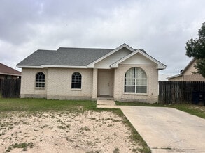 Building Photo - 2038 Lindburgh Cir