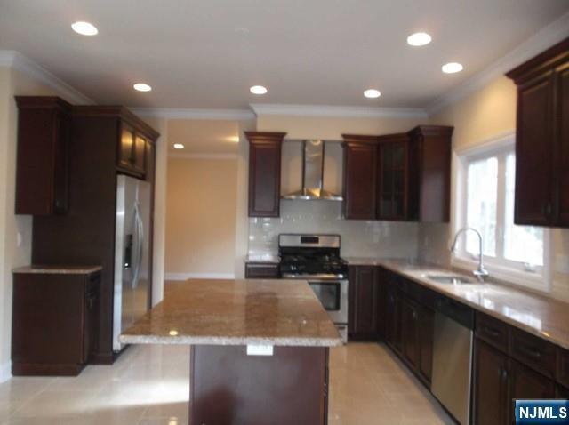 Foto del edificio - 811 Edgewood Ln