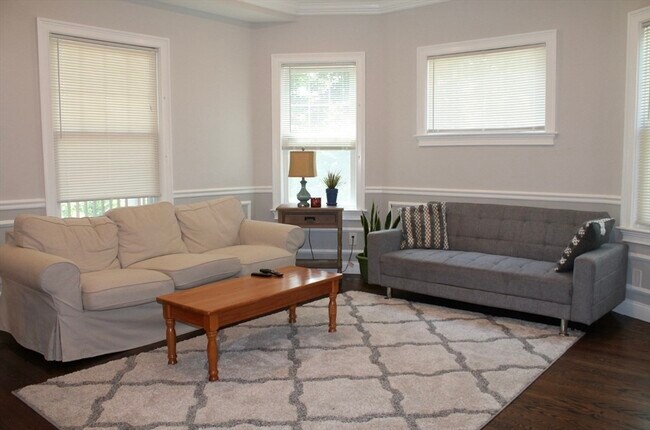 Foto del edificio - 34 Circuit St