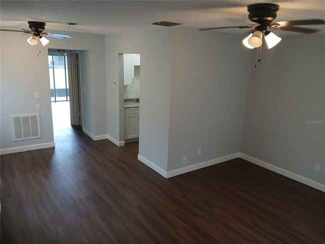 Foto del edificio - 2480 Enterprise Rd