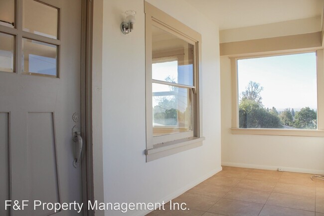 Foto del edificio - 3625-3639 Grape Street