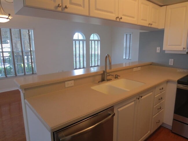 Building Photo - 3014 W Grovewood Ct