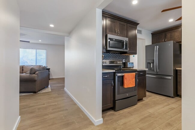 Photo - Cute 3 Bedroom 2 Bath In Phoenix! House