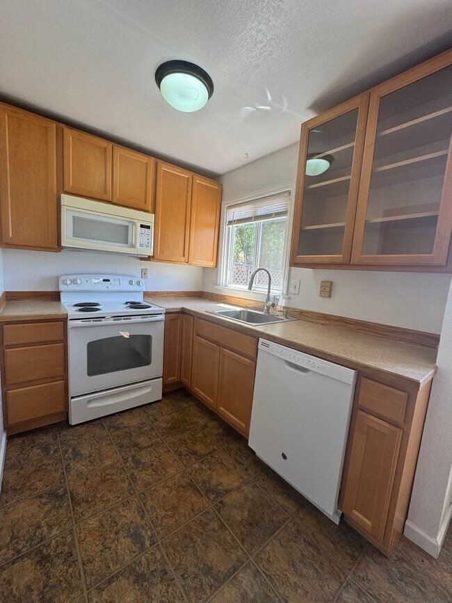 Foto del edificio - 2 bed 1 bath house in great neighborhood -...