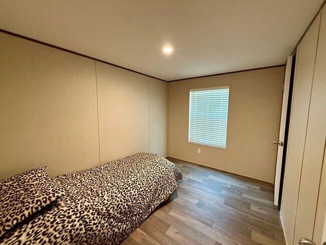 Foto del edificio - 124 County Rd 3439