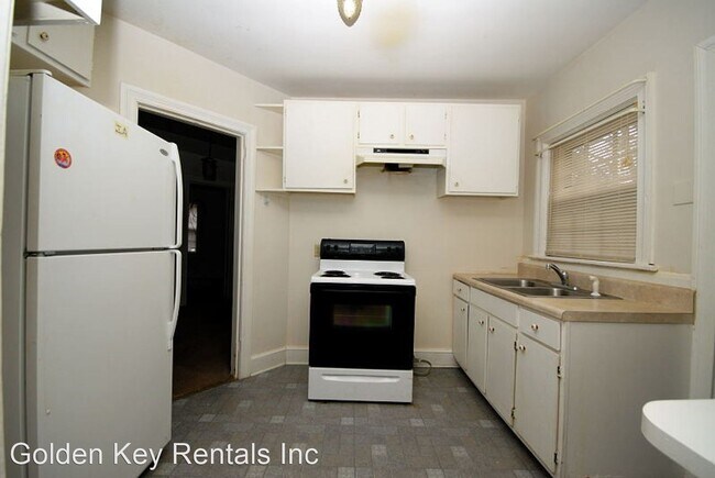 Building Photo - 509 S Pineview Ave