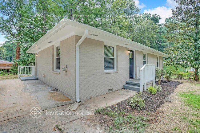 Building Photo - 277 Rocking Hill Dr SW