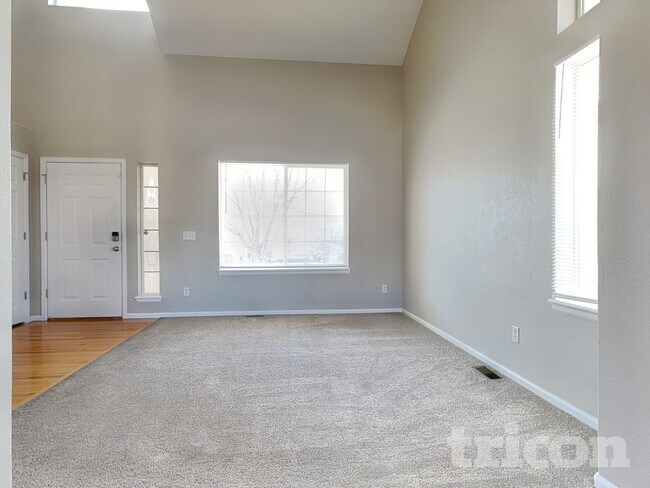 Foto del edificio - 5924 S Ukraine St