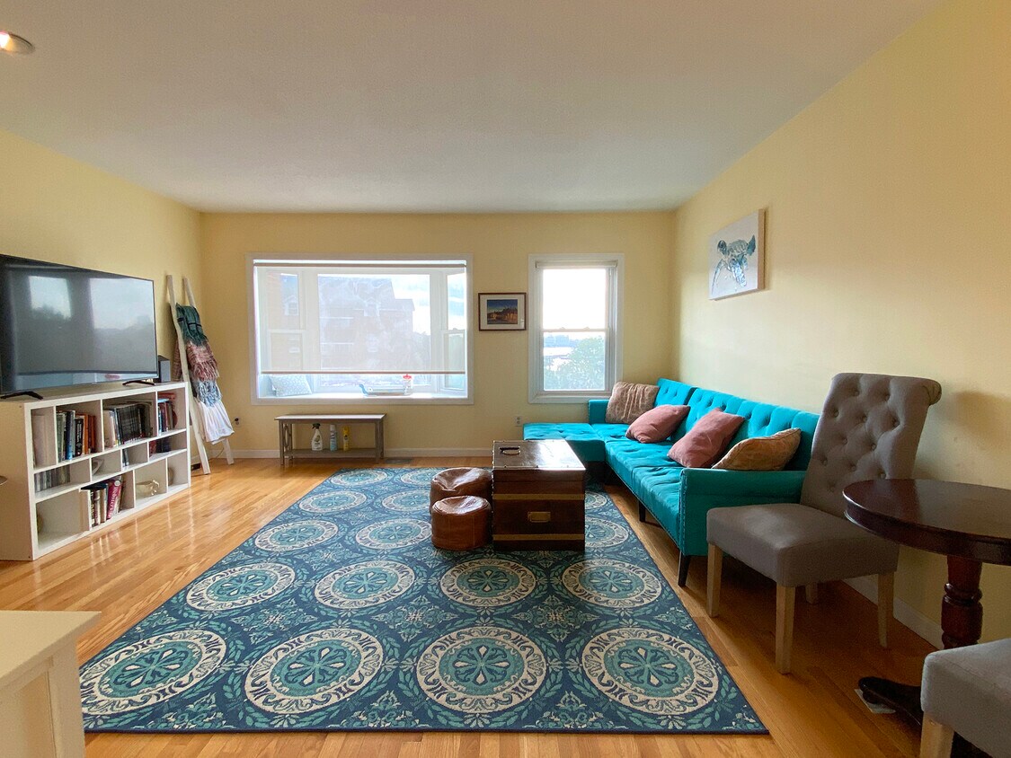 45 Breakwater Dr, Chelsea, MA 02150 Townhome Rentals in Chelsea MA