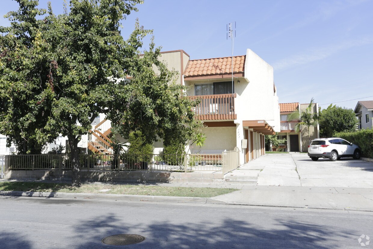 Building Photo - 7831 Alhambra Dr