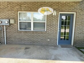 Building Photo - 219 Academy Dr