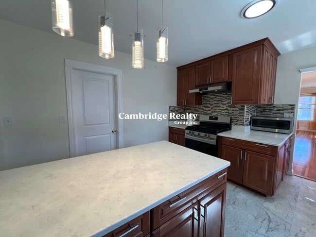 Building Photo - 88 Fellsway E