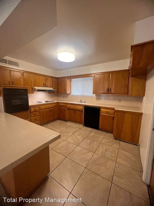 Foto del edificio - 3 br, 2 bath House - 198 E. Merritt Ave