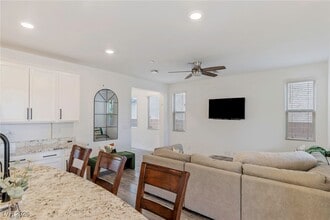 Building Photo - 976 Bluebell Brook St