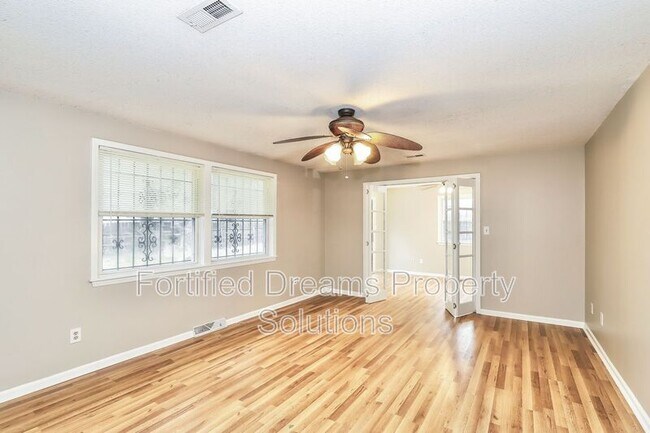 Foto del edificio - 2204 Celeste Ct