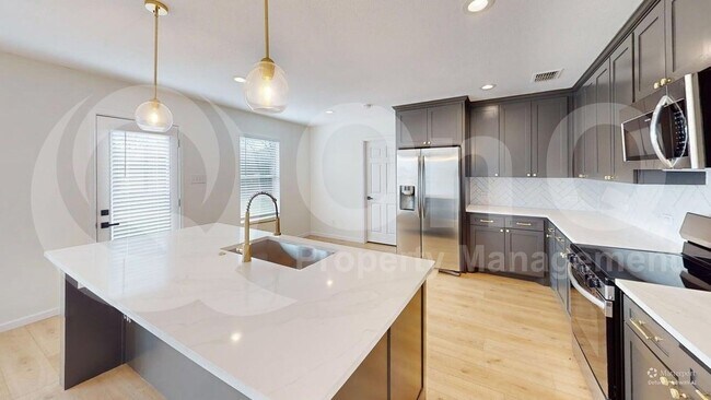Building Photo - 1468 Waterford Dr
