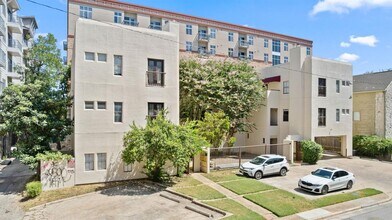 Building Photo - 712 Graham Pl