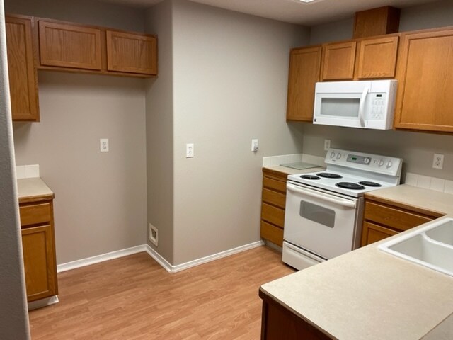 Kitchen area - 3065 S Ladera Pl
