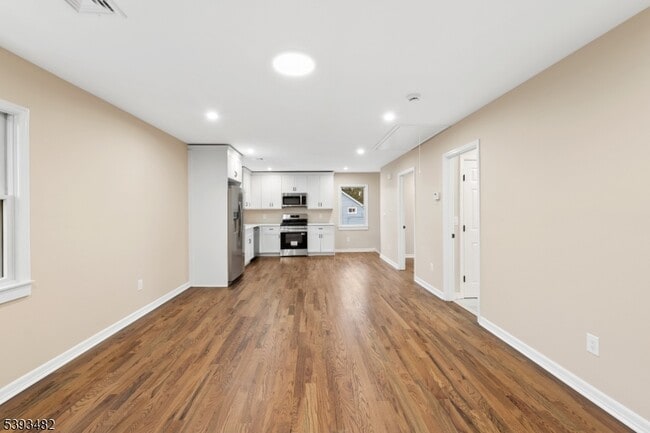 Building Photo - 937 Ringwood Ave