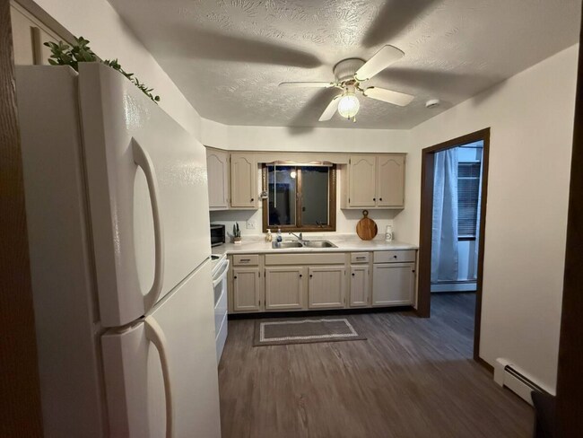 Foto del edificio - 8421 Colwyn Ct