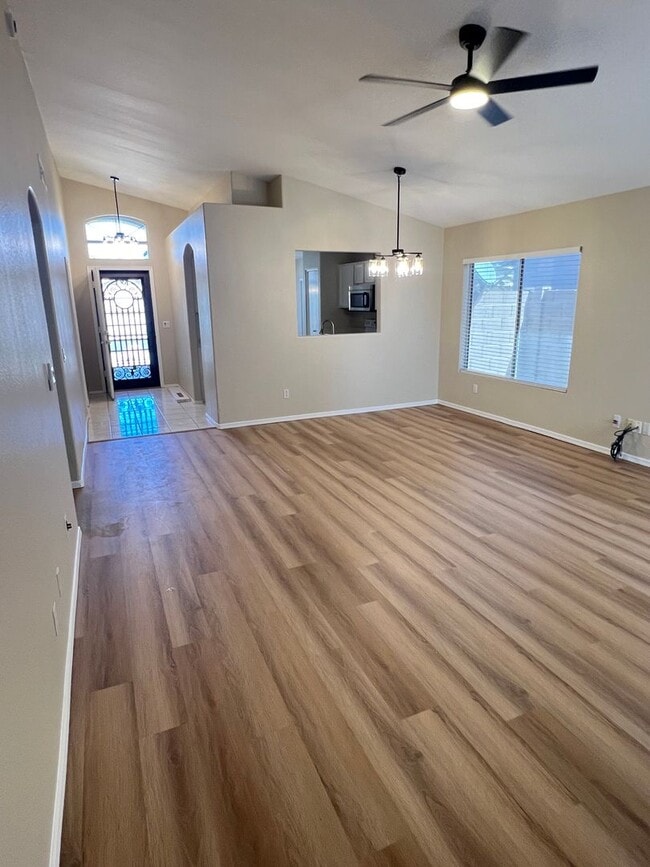 Building Photo - Remodeled 3-bedroom at Cooper and Warner/Ray