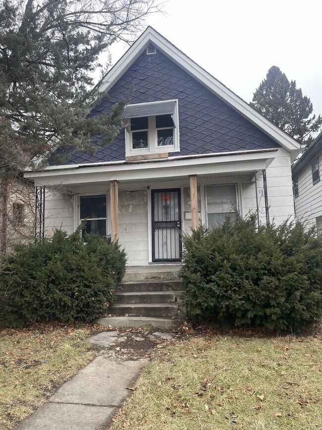 Building Photo - 3106 W Cameron Ave