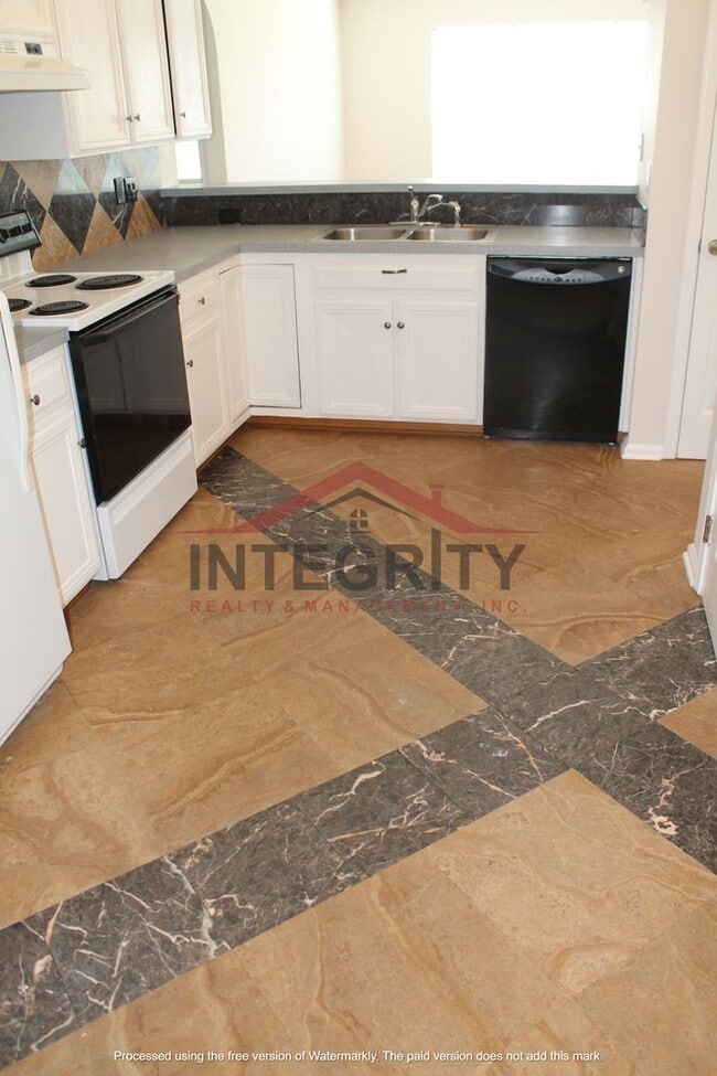 Foto del edificio - 3 bed/2.5 bath in Lake Asbury