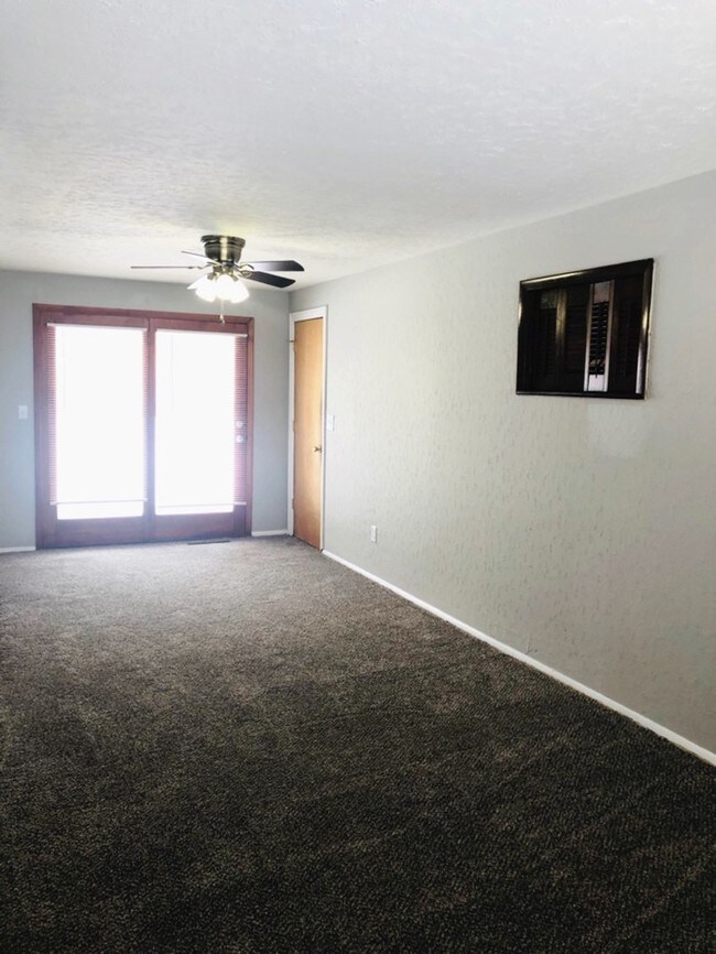Building Photo - Beautiful Brick Ranch