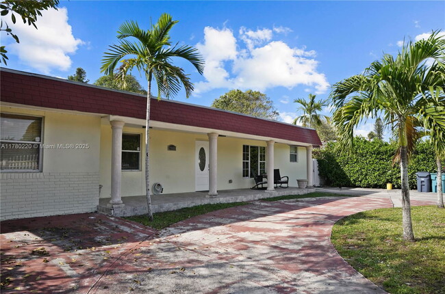Foto del edificio - 19310 NW 48th Ct