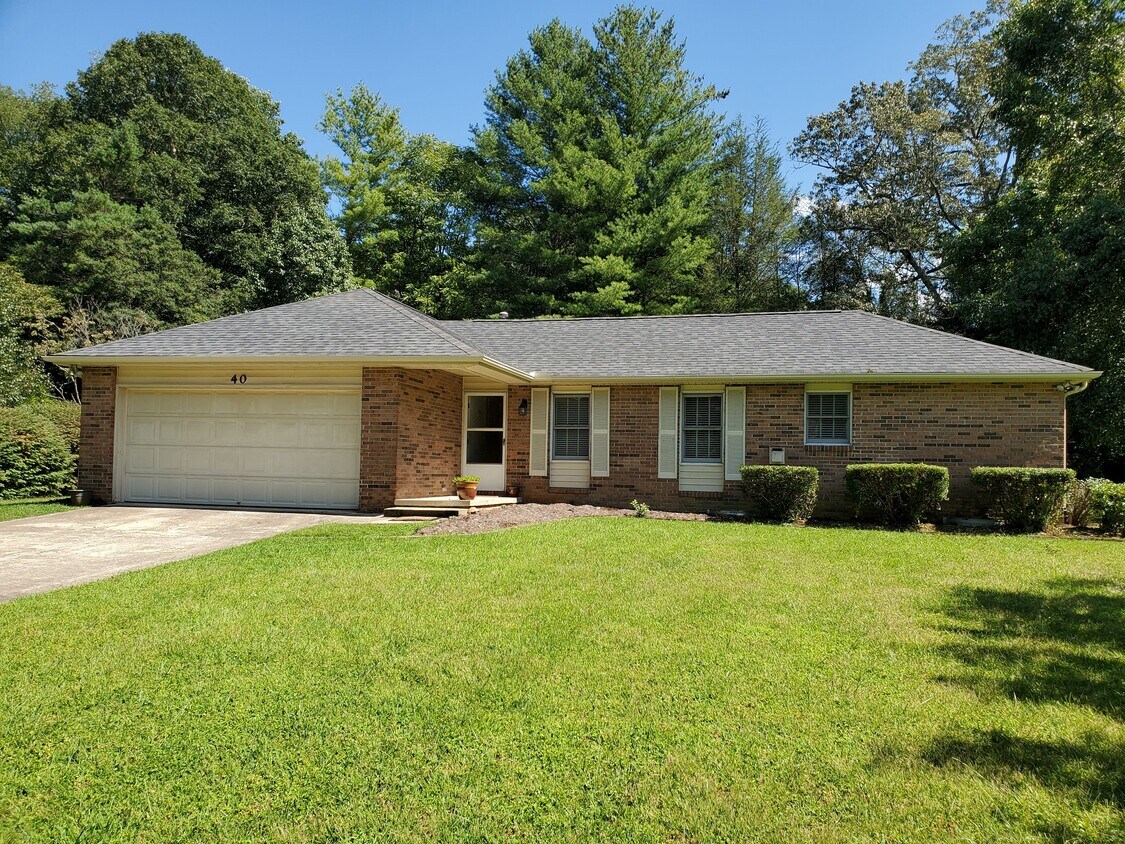 Foto principal - 40 Bluebird Ln
