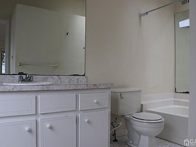 Building Photo - 40 Wayne Ave