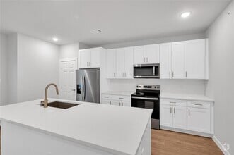 Building Photo - 7300 Magnolia Pkwy