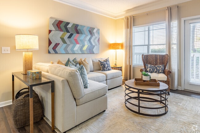 2BR, 2BA - 1,068SF - Chattahoochee Ridge