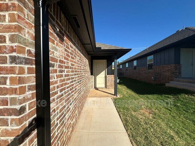 Building Photo - 11504 Mackenzie Wy