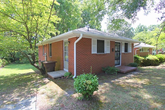 Building Photo - 1521 Dunbar St